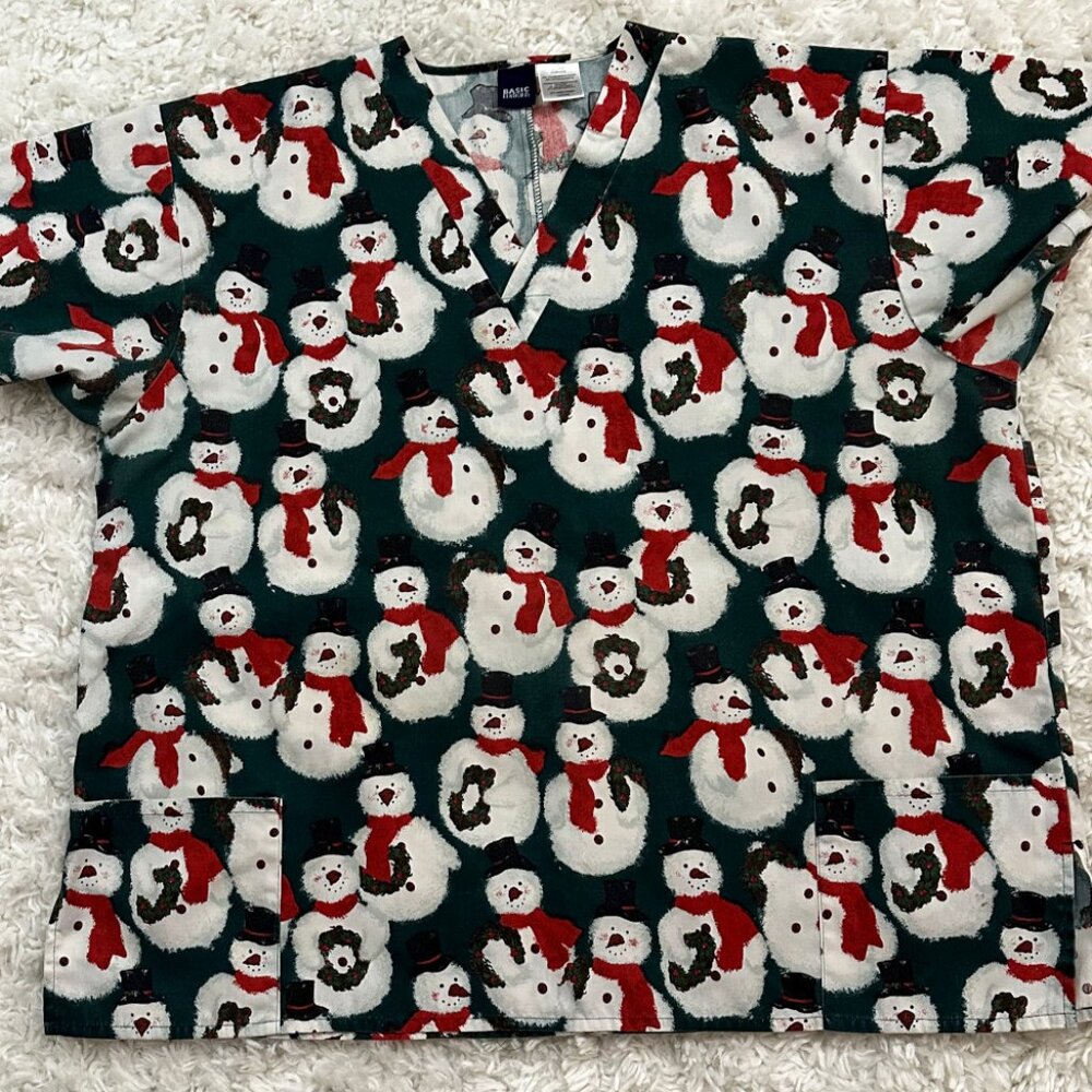 Lot Of 4 Christmas Scrubs Plus Size 2XL Rudolph Santa Snowman Happy Holidays - Picture 9 of 10